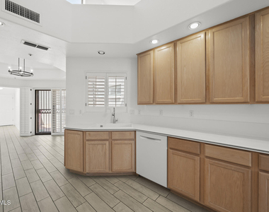 8479 N 84th Place - Photo Thumbnail 29