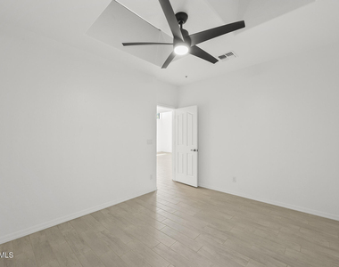 8479 N 84th Place - Photo Thumbnail 39
