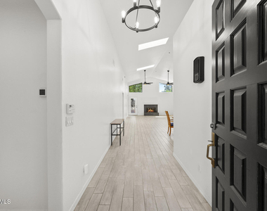 8479 N 84th Place - Photo Thumbnail 12