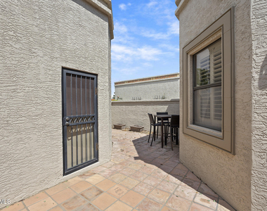 8479 N 84th Place - Photo Thumbnail 11