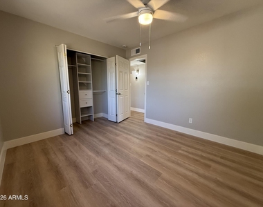 2340 E Isabella Avenue - Photo Thumbnail 7