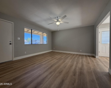 2340 E Isabella Avenue - Photo Thumbnail 12