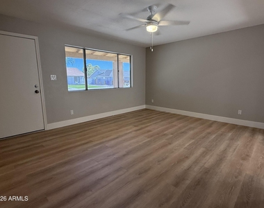 2340 E Isabella Avenue - Photo Thumbnail 9