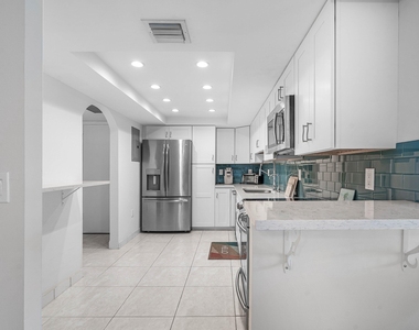 3460 S Ocean Boulevard - Photo Thumbnail 7