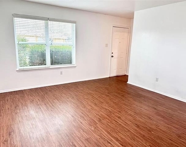 441 Sw Thomas Street - Photo Thumbnail 2