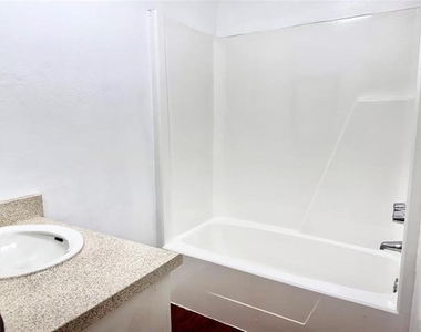 441 Sw Thomas Street - Photo Thumbnail 16