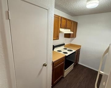 1715 Short Street - Photo Thumbnail 8