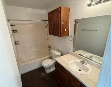 1715 Short Street - Photo Thumbnail 7