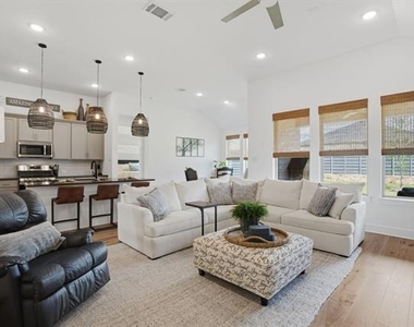 7216 Dragonfly Lane - Photo Thumbnail 10