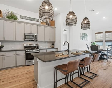 7216 Dragonfly Lane - Photo Thumbnail 3