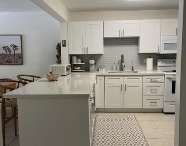 2307 S Cypress Bend Drive - Photo Thumbnail 2