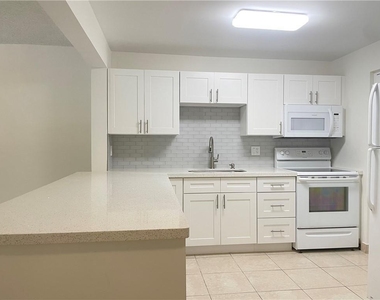 2307 S Cypress Bend Drive - Photo Thumbnail 24