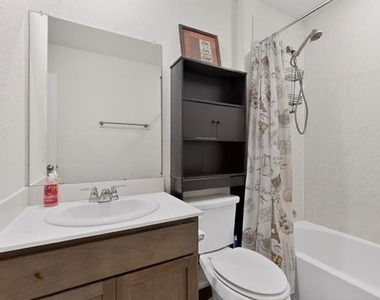 1114 Emerald Gate Drive - Photo Thumbnail 17