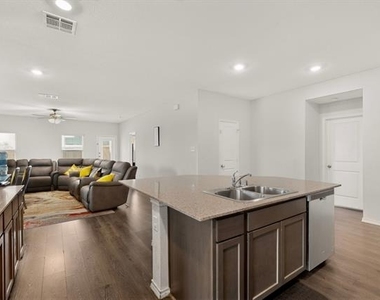 1114 Emerald Gate Drive - Photo Thumbnail 16