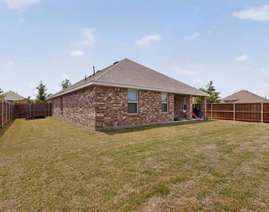 1114 Emerald Gate Drive - Photo Thumbnail 3