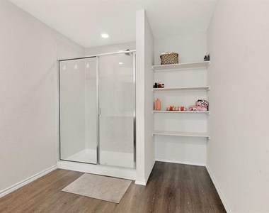 1114 Emerald Gate Drive - Photo Thumbnail 26