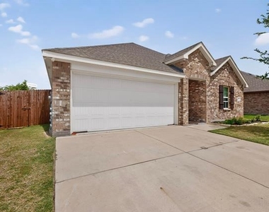 1114 Emerald Gate Drive - Photo Thumbnail 7