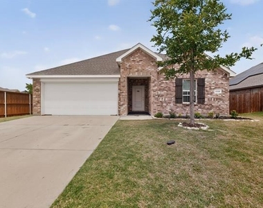 1114 Emerald Gate Drive - Photo Thumbnail 5