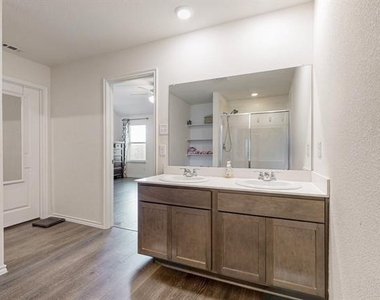 1114 Emerald Gate Drive - Photo Thumbnail 24