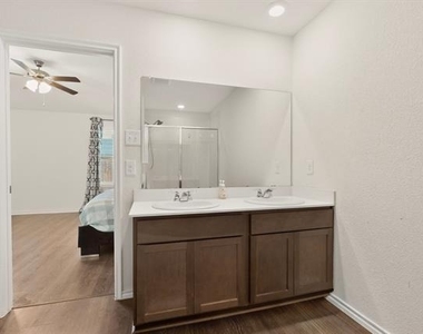 1114 Emerald Gate Drive - Photo Thumbnail 25