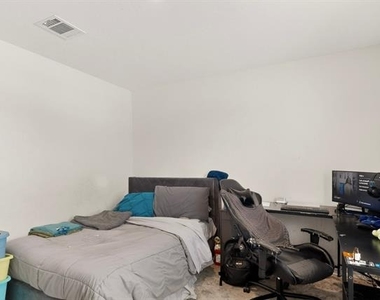 1114 Emerald Gate Drive - Photo Thumbnail 32