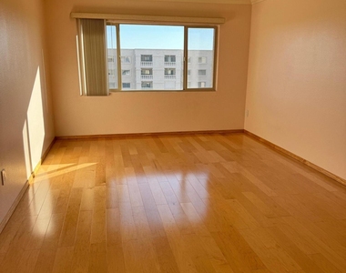 7950 E Camelback Road - Photo Thumbnail 6