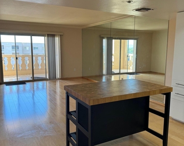 7950 E Camelback Road - Photo Thumbnail 1