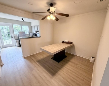 1124 18th Avenue N - Photo Thumbnail 7