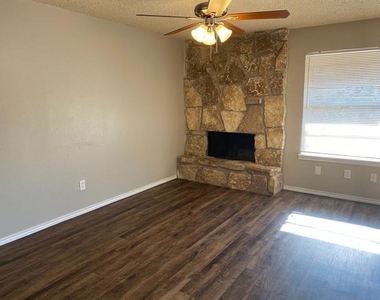 1608 Sun Valley Drive - Photo Thumbnail 8