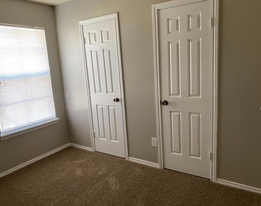 1608 Sun Valley Drive - Photo Thumbnail 6