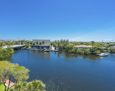 22 Royal Palm Way - Photo Thumbnail 2