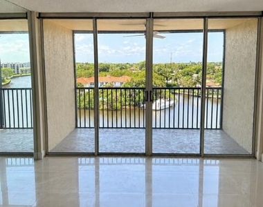 22 Royal Palm Way - Photo Thumbnail 14