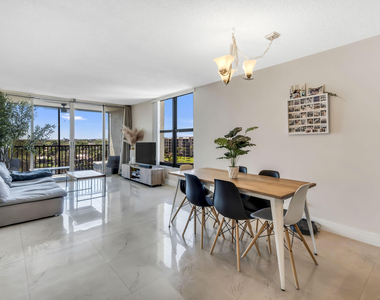 22 Royal Palm Way - Photo Thumbnail 12