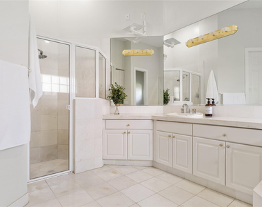 4903 Nw 101st Avenue - Photo Thumbnail 38