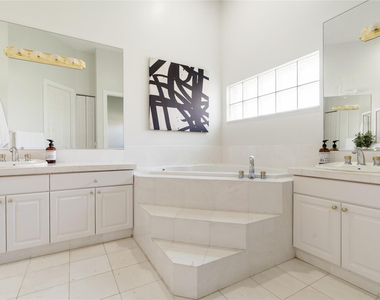 4903 Nw 101st Avenue - Photo Thumbnail 37