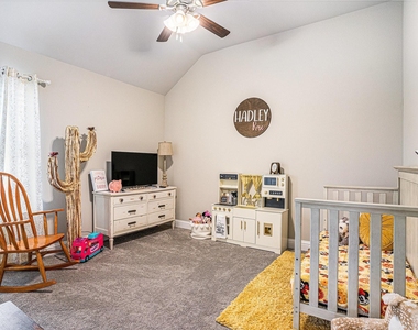 226 Harp Avenue - Photo Thumbnail 9