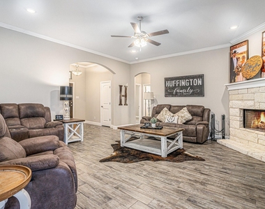 226 Harp Avenue - Photo Thumbnail 2