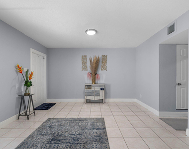 4527 Nw 191st Terrace - Photo Thumbnail 17