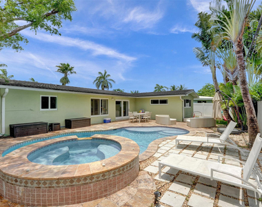 720 Nw 29th Court - Photo Thumbnail 19