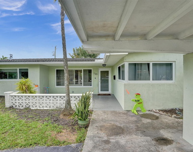 720 Nw 29th Court - Photo Thumbnail 22
