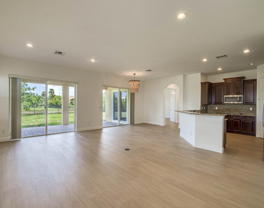 172 Manor Circle - Photo Thumbnail 9