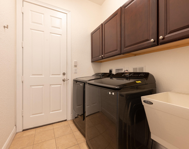 172 Manor Circle - Photo Thumbnail 27
