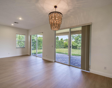 172 Manor Circle - Photo Thumbnail 10