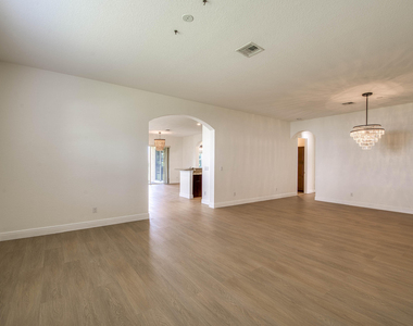 172 Manor Circle - Photo Thumbnail 12