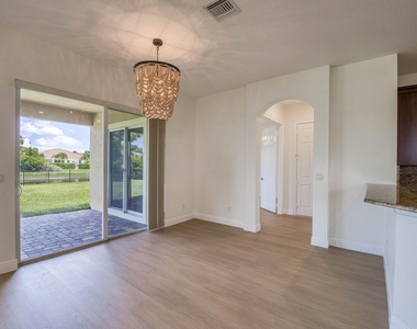 172 Manor Circle - Photo Thumbnail 11