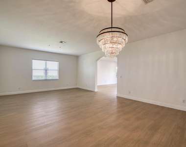 172 Manor Circle - Photo Thumbnail 15