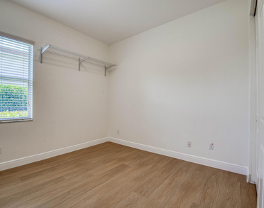172 Manor Circle - Photo Thumbnail 23