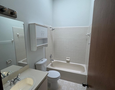 1838 Foxhall Circle - Photo Thumbnail 8