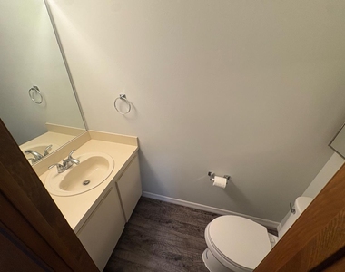 1838 Foxhall Circle - Photo Thumbnail 14