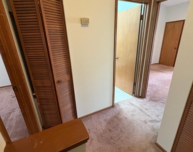 1838 Foxhall Circle - Photo Thumbnail 12